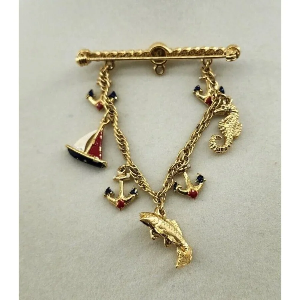 Unbranded‎ Gold Tone Brooch Bar With Chain and 7 Nautical Themed Charms